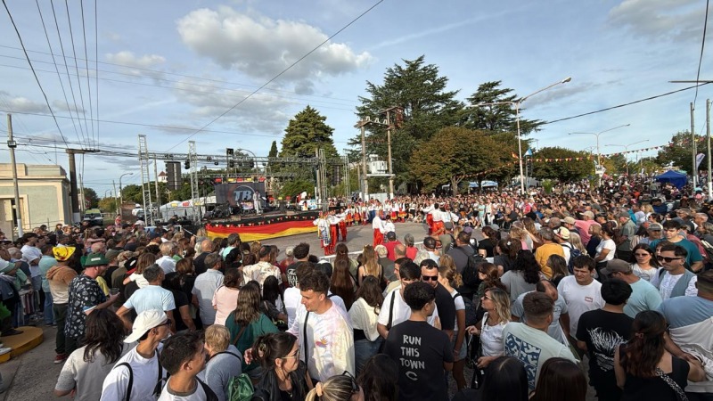 La Kreppel explota de gente en Colonia Hinojo